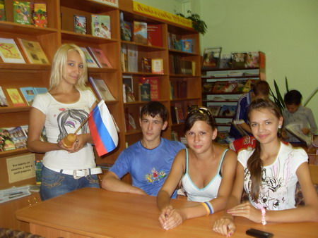 15:08 В библиотеках города Шумерли прошли различные мероприятия, посвященные Дню Государственного флага России
